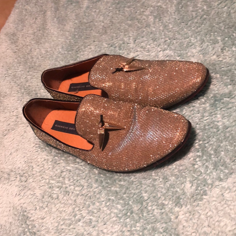Sparkly dress shoes only wore once for homecoming